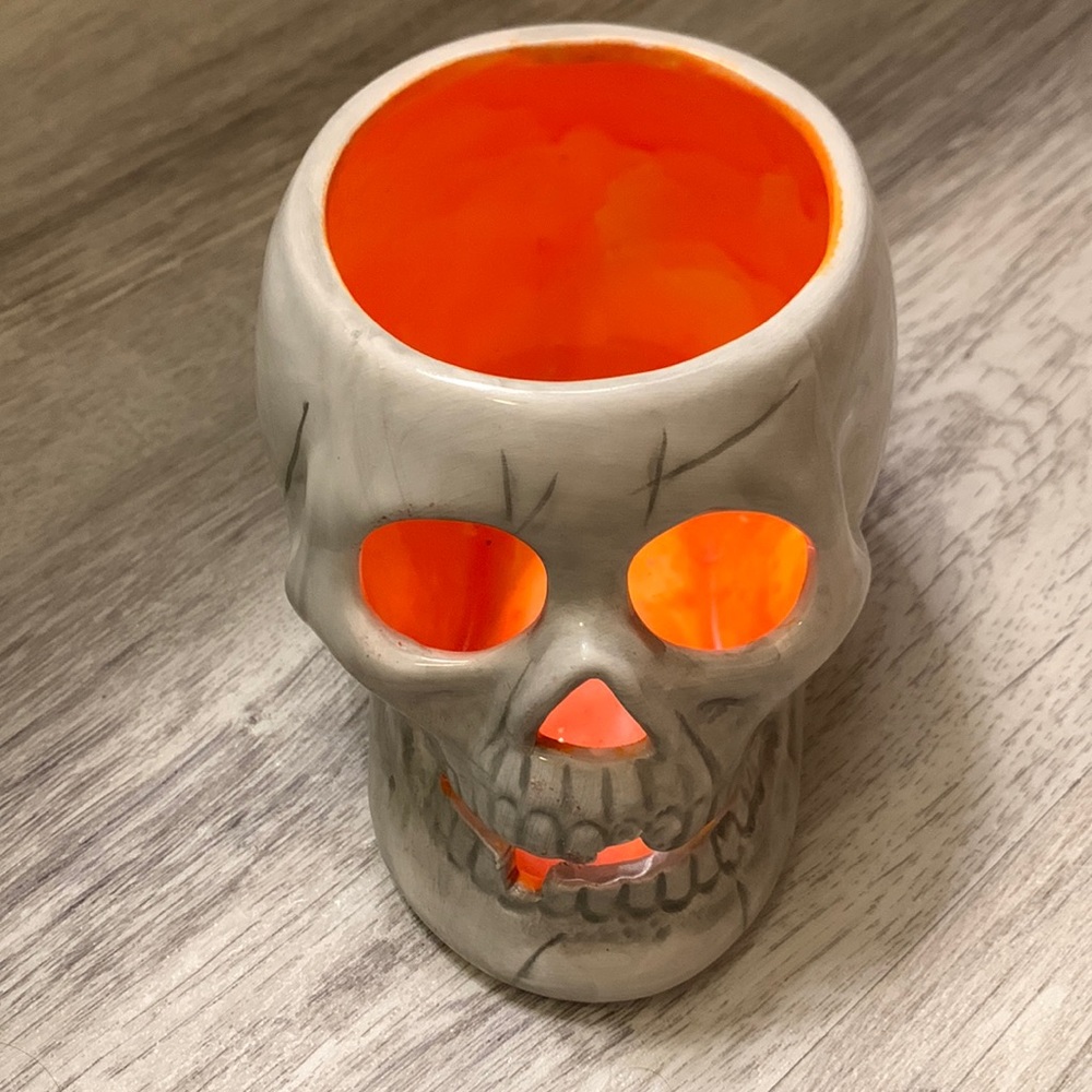 Halloween skull candle holder